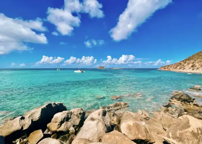 how long it takes to travel around st maarten