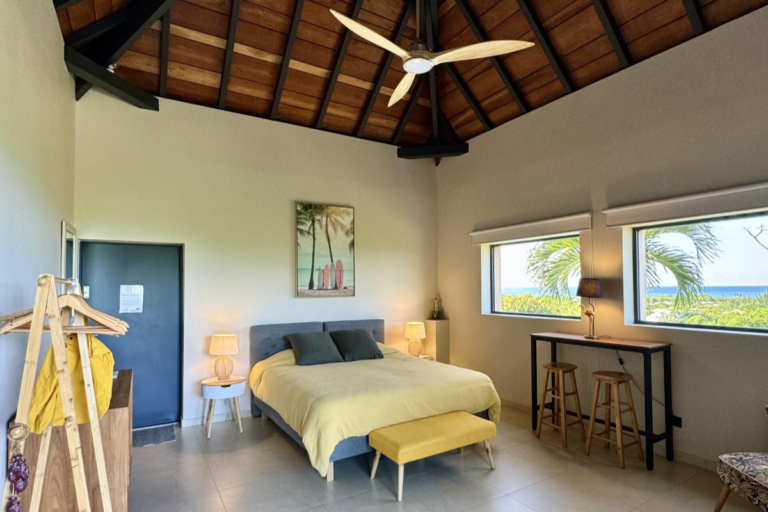 Picture of a bedroom of the luxury accomodation 'Domaine Kombawa' in St Martin